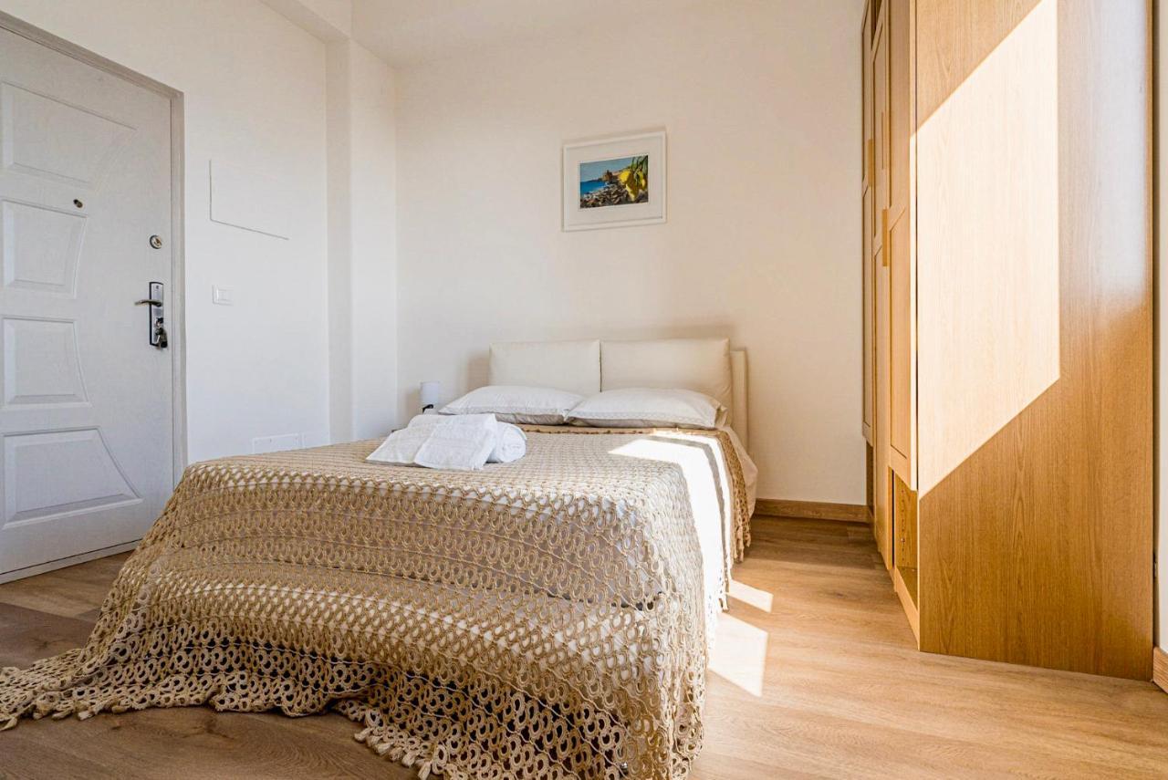 B&B Sea Terrace Aci Castello Bagian luar foto