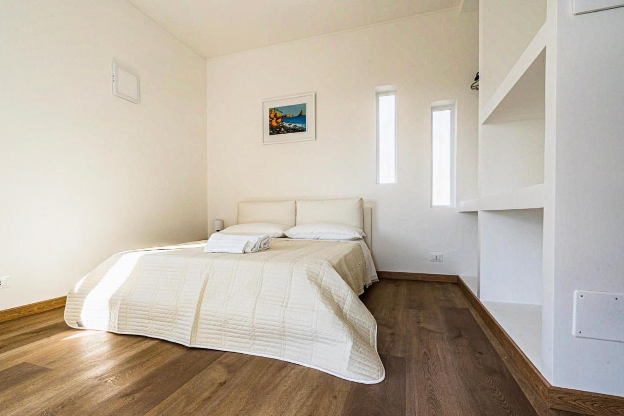 B&B Sea Terrace Aci Castello Bagian luar foto